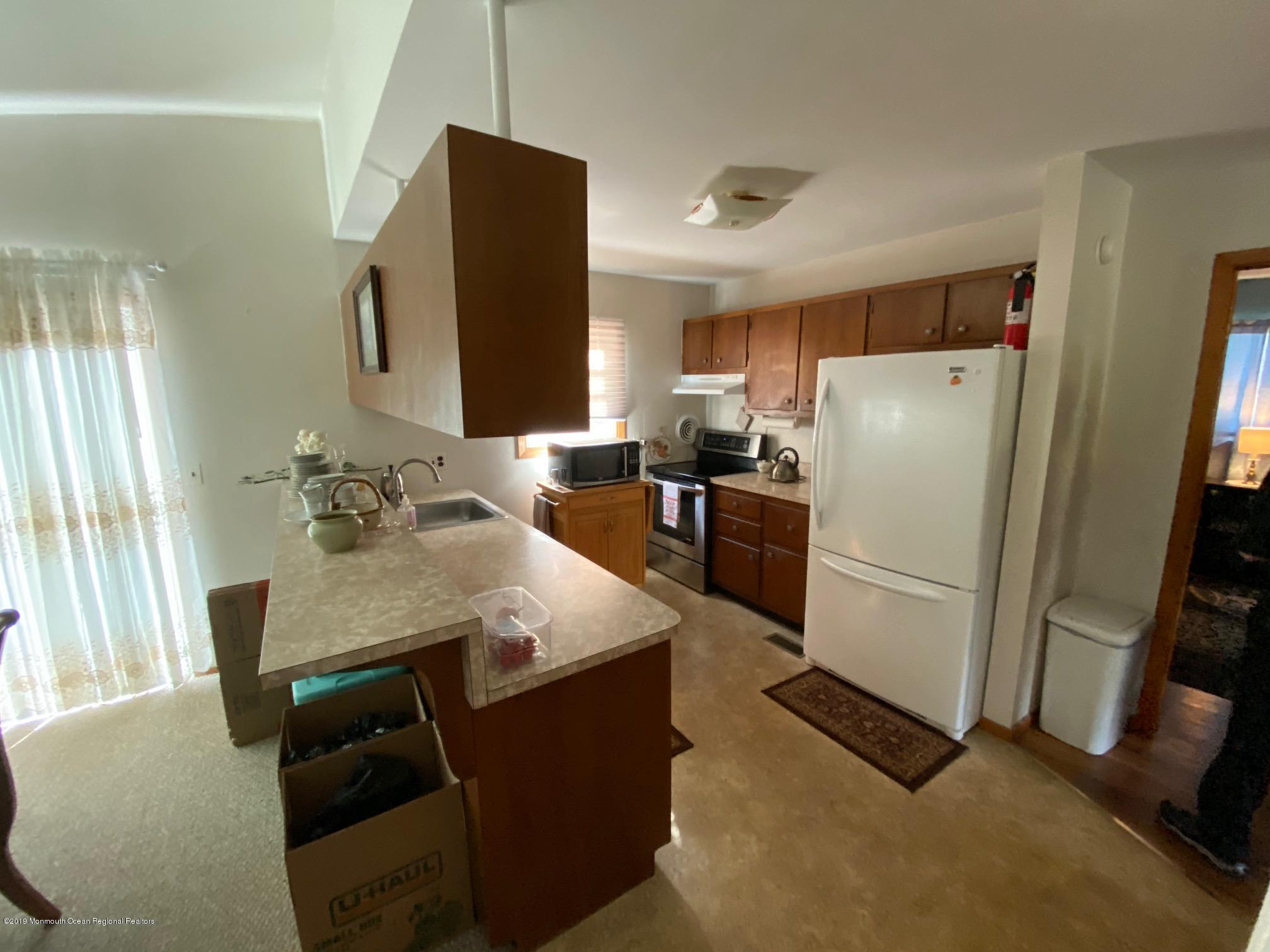 7 Riccis Drive Jackson, NJ 08527 - Photo 5 of 22 Kitchen