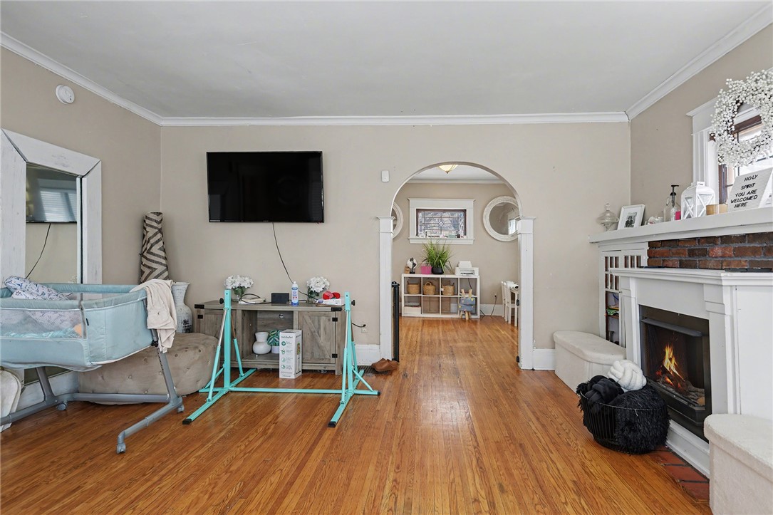 539 Lake View Park Rochester, NY 14613 - Photo 11 of 29