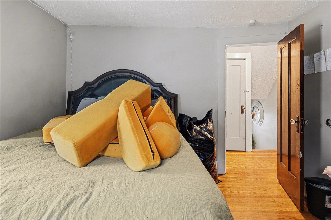 539 Lake View Park Rochester, NY 14613 - Photo 15 of 29