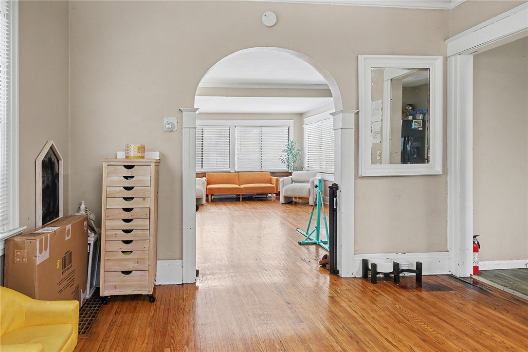 539 Lake View Park Rochester, NY 14613 - Photo 7 of 29