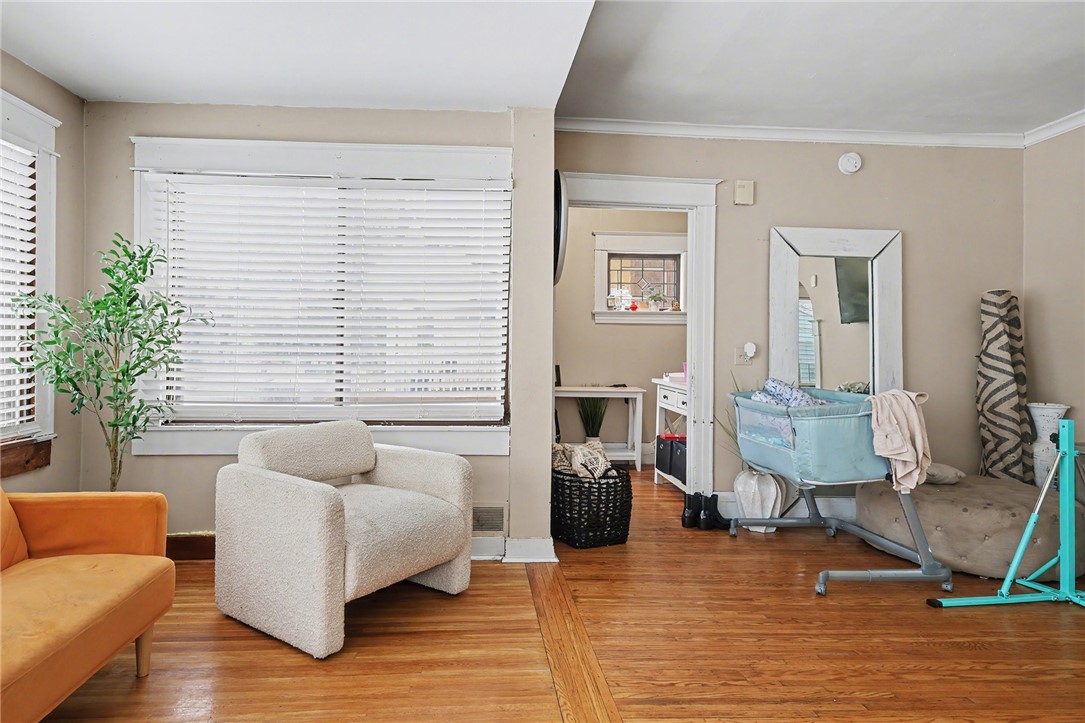 539 Lake View Park Rochester, NY 14613 - Photo 9 of 29