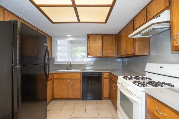 $2,095 | 4203 Balboa Lane, Austin, TX 78727