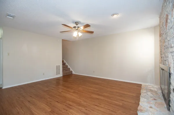 $2,095 | 4203 Balboa Lane, Austin, TX 78727