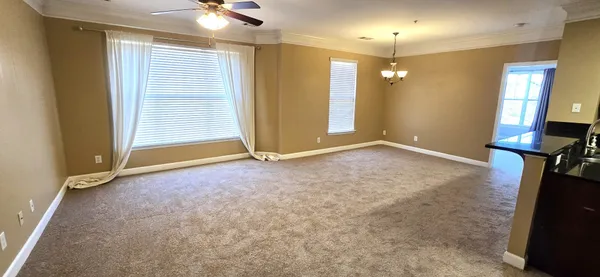 $2,395 | 2310 Elliott Avenue, Unit 122, Nashville, TN 37204