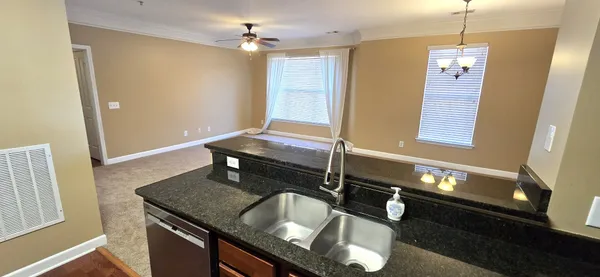 $2,395 | 2310 Elliott Avenue, Unit 122, Nashville, TN 37204