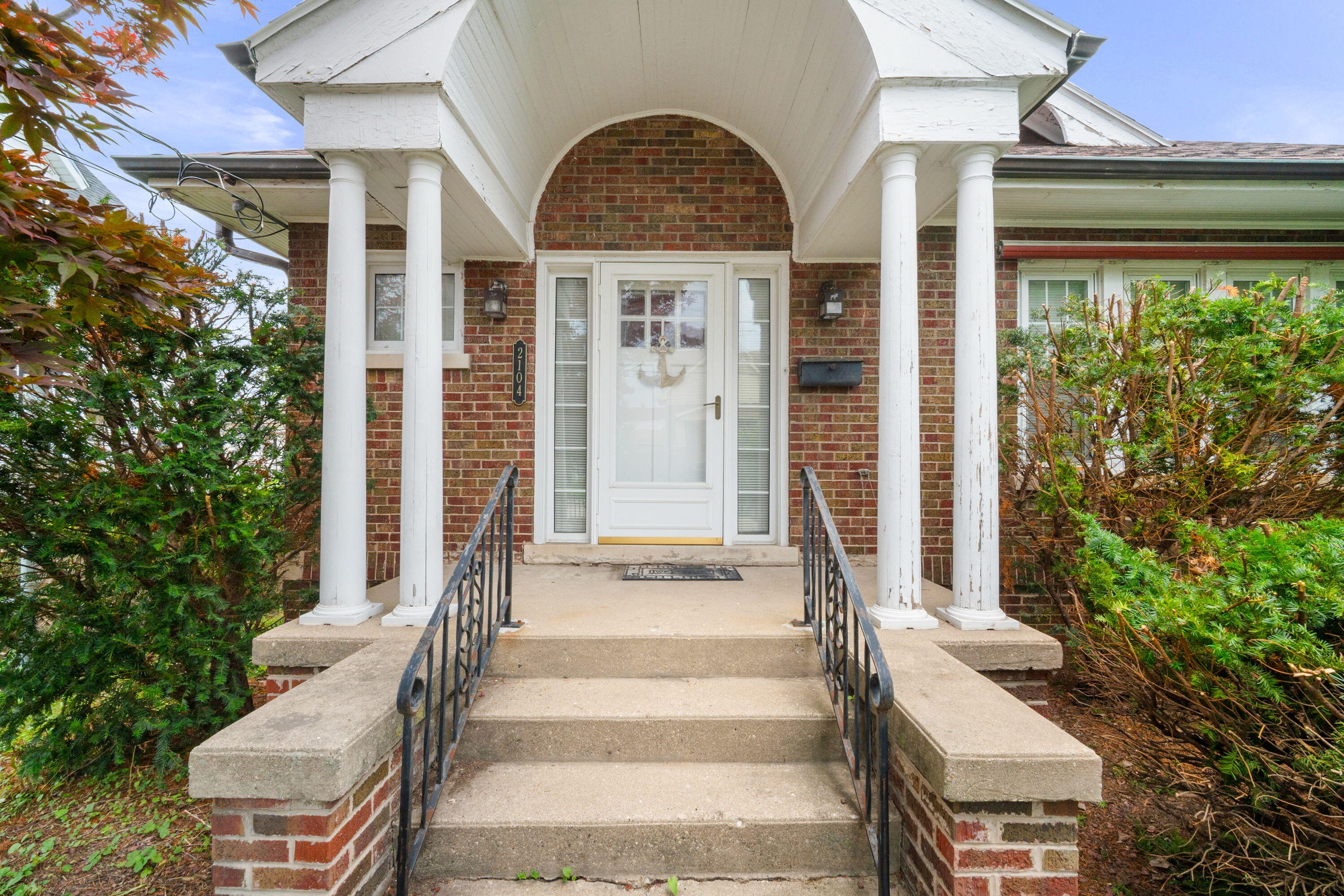 2104 45th Street Kenosha, WI 53140 - Photo 2 of 19 2_imgDSC05343
