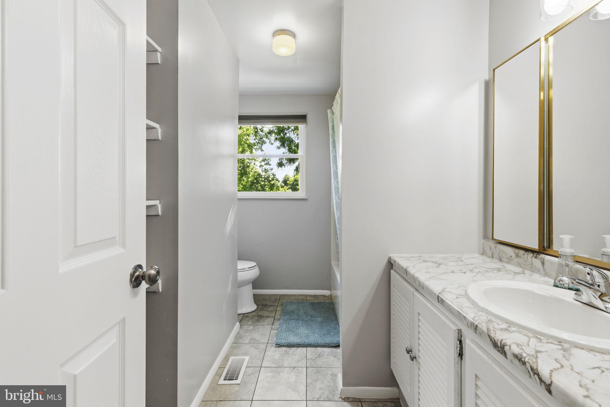 4511 Ambermill Road Baltimore, MD 21236 - Photo 18 of 36