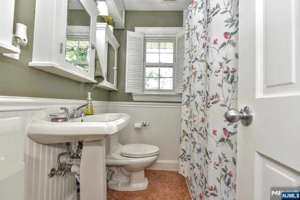 90 Grove Street Waldwick, NJ 07463 - Photo 12 of 26