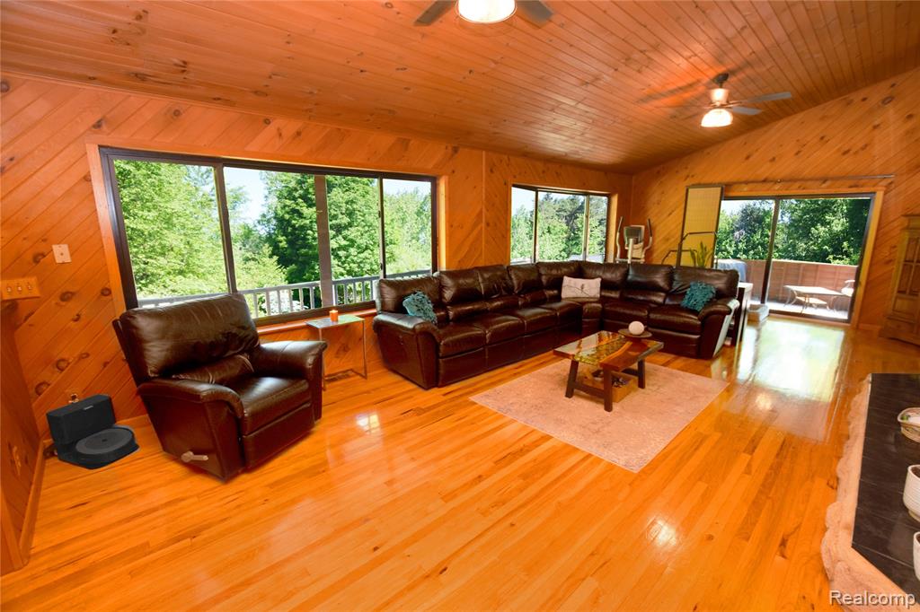 5298 Clear Lake Road North Branch, MI 48461 - Photo 3 of 44