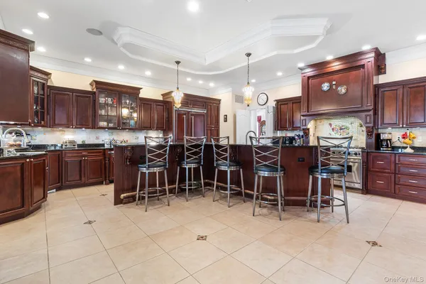 $2,750,000 | 139 Private Road, East Patchogue, NY 11772