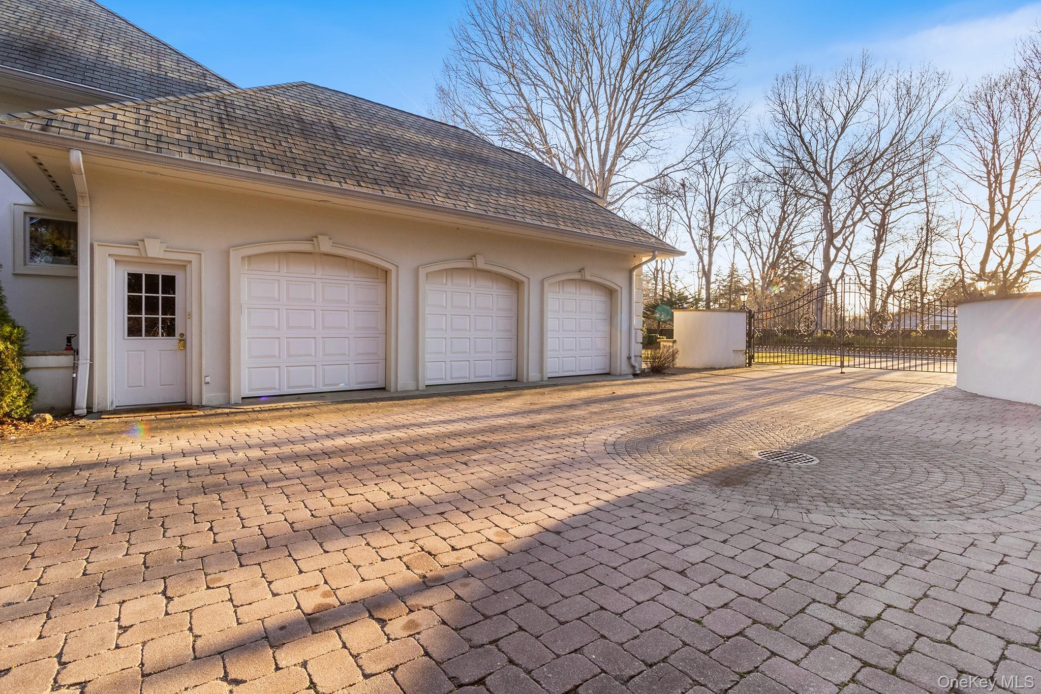 139 Private Road East Patchogue, NY 11772 - Photo 3 of 50