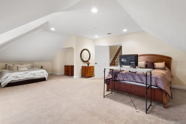 $2,750,000 | 139 Private Road, East Patchogue, NY 11772