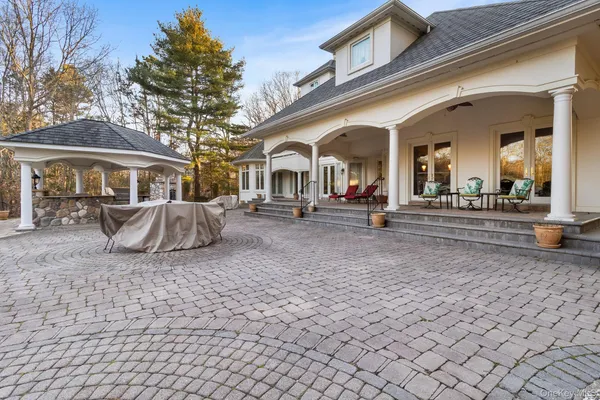 $2,750,000 | 139 Private Road, East Patchogue, NY 11772