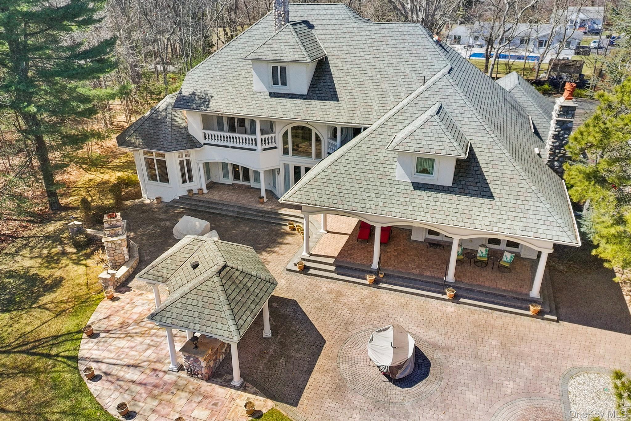 139 Private Road East Patchogue, NY 11772 - Photo 45 of 50