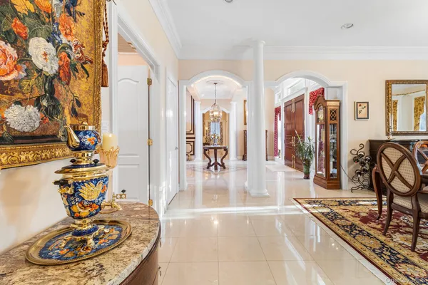 $2,750,000 | 139 Private Road, East Patchogue, NY 11772