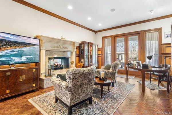 $2,750,000 | 139 Private Road, East Patchogue, NY 11772