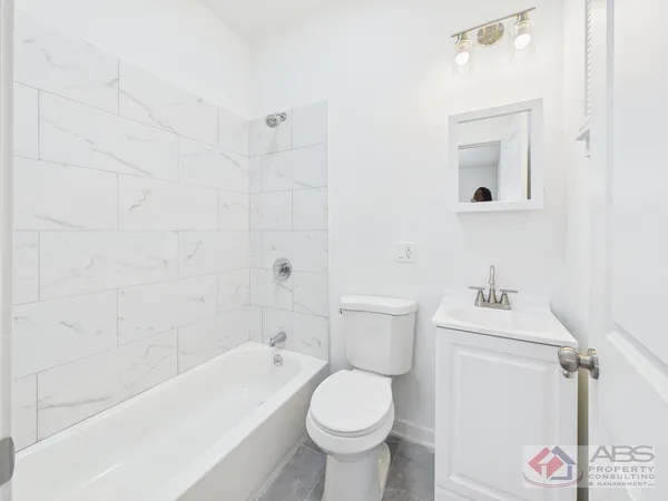 $1,900 | 398 West Lincoln Highway, Unit 3, Chicago Heights, IL 60411