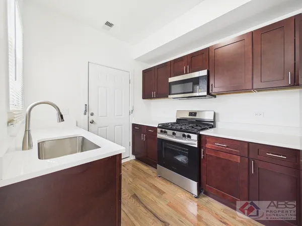 $1,900 | 398 West Lincoln Highway, Unit 3, Chicago Heights, IL 60411