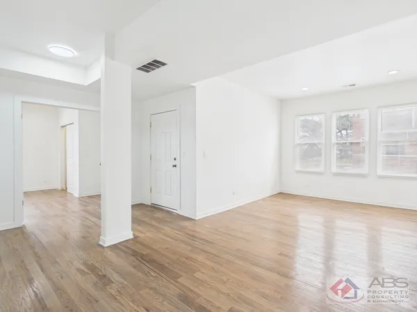 $1,900 | 398 West Lincoln Highway, Unit 3, Chicago Heights, IL 60411