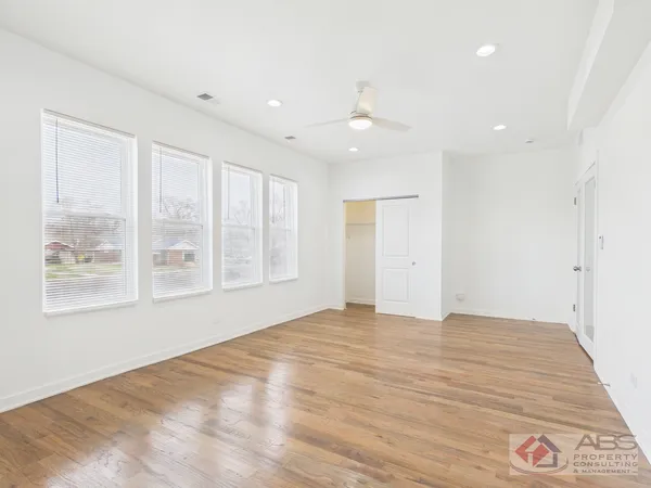 $1,900 | 398 West Lincoln Highway, Unit 3, Chicago Heights, IL 60411