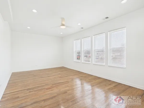 $1,900 | 398 West Lincoln Highway, Unit 3, Chicago Heights, IL 60411