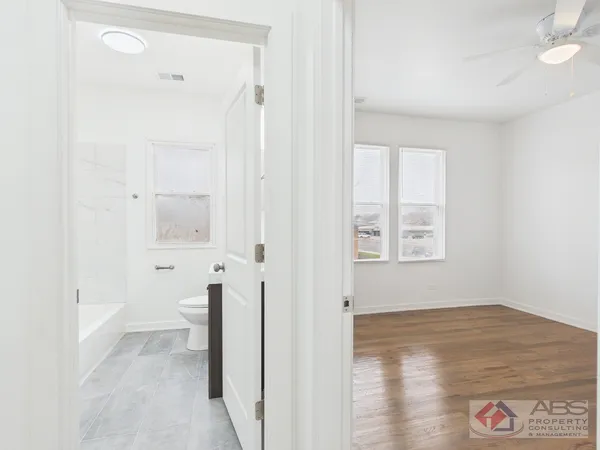 $1,900 | 398 West Lincoln Highway, Unit 3, Chicago Heights, IL 60411