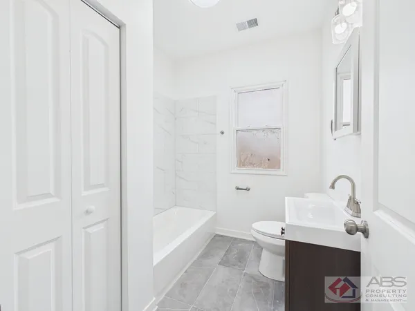 $1,900 | 398 West Lincoln Highway, Unit 3, Chicago Heights, IL 60411