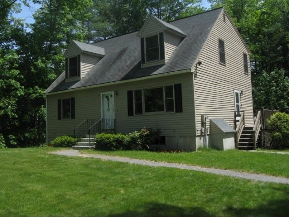 19 Thornton Road Londonderry, NH 03053 - Photo 1 of 1