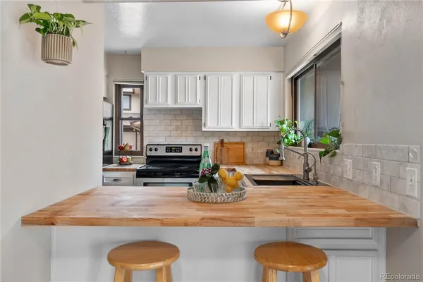 $467,000 | 10372 West Florida Avenue, Unit A, Lakewood, CO 80232
