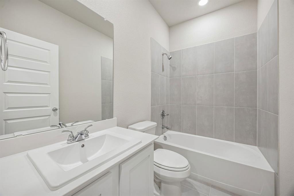 1113 Del Rio Drive Lavon, TX 75166 - Photo 33 of 40 Bathroom in the Wimbledon home plan by Trophy Signature Homes – REPRESENTATIVE PHOTO