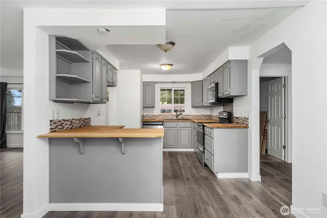 $399,950 | 18420 Albany Street Southwest, Rochester, WA 98579