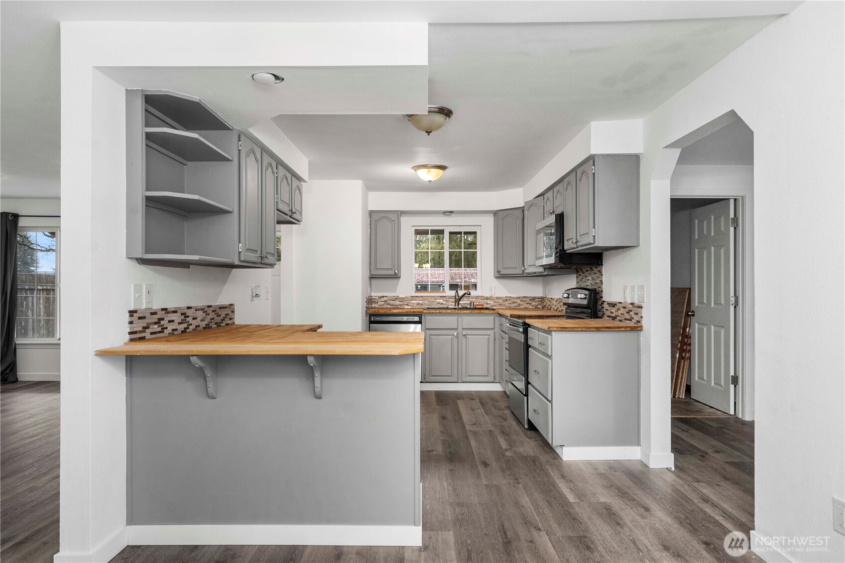 18420 Albany Street Southwest Rochester, WA 98579 - Photo 9 of 31