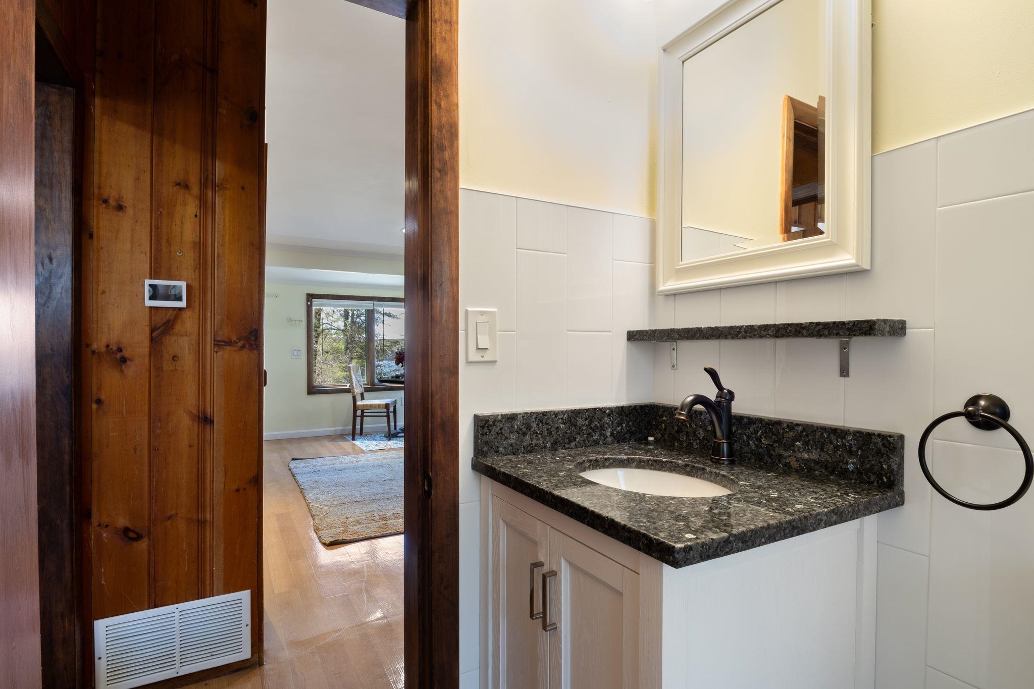 680 North Main Street, Unit 13 Wolfeboro, NH 03894 - Photo 13 of 36