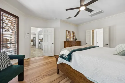 $949,000 | 23 Broadweather Place, The Woodlands, TX 77382