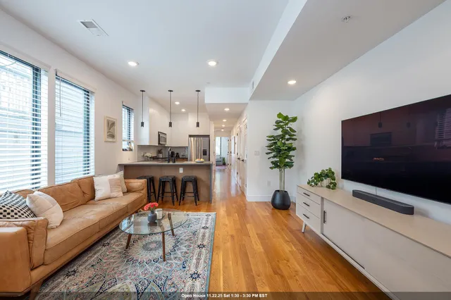 $639,000 | 827 Pavonia Avenue, Unit 3, Jersey City, NJ 07306