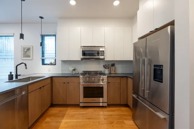 $639,000 | 827 Pavonia Avenue, Unit 3, Jersey City, NJ 07306