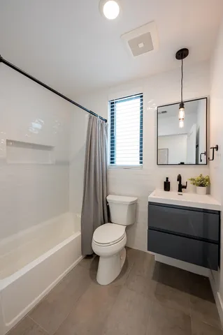 $639,000 | 827 Pavonia Avenue, Unit 3, Jersey City, NJ 07306