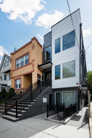 $639,000 | 827 Pavonia Avenue, Unit 3, Jersey City, NJ 07306
