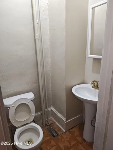 $95,999 | 108 Church Street West, Ahoskie, NC 27910