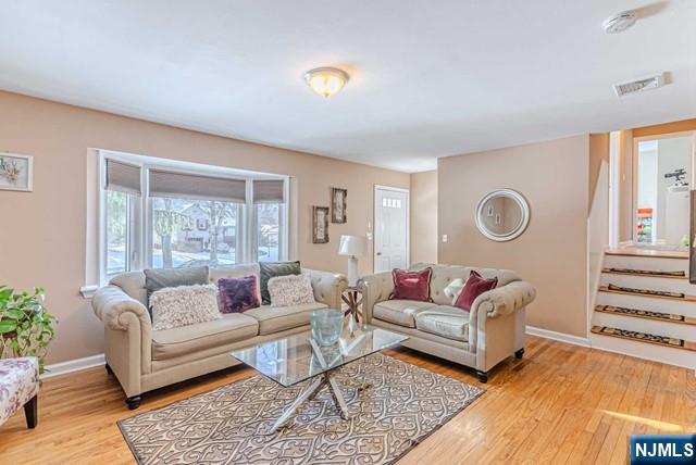 31 Perrin Drive Wayne, NJ 07470 - Photo 2 of 49