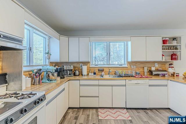 31 Perrin Drive Wayne, NJ 07470 - Photo 9 of 49