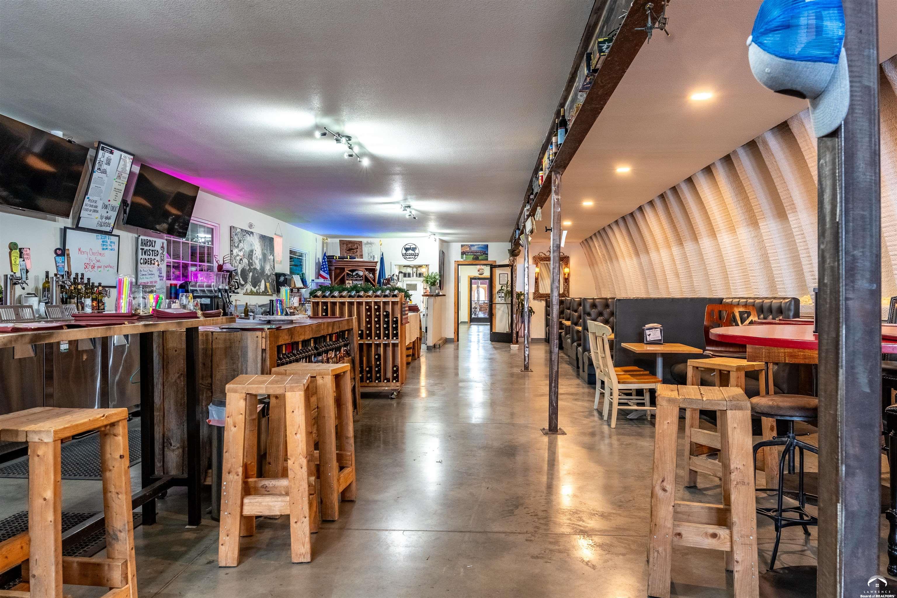 24305 Loring Road Lawrence, KS 66044 - Photo 15 of 96