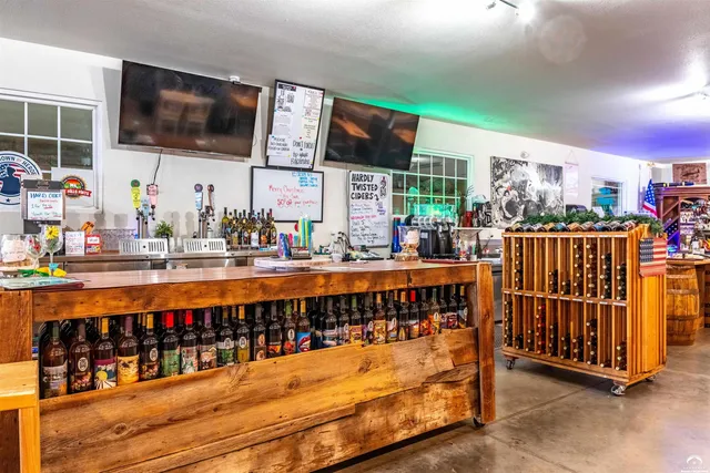 $2,800,000 | 24305 Loring Road, Lawrence, KS 66044