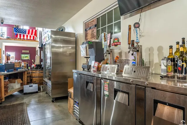 $2,800,000 | 24305 Loring Road, Lawrence, KS 66044