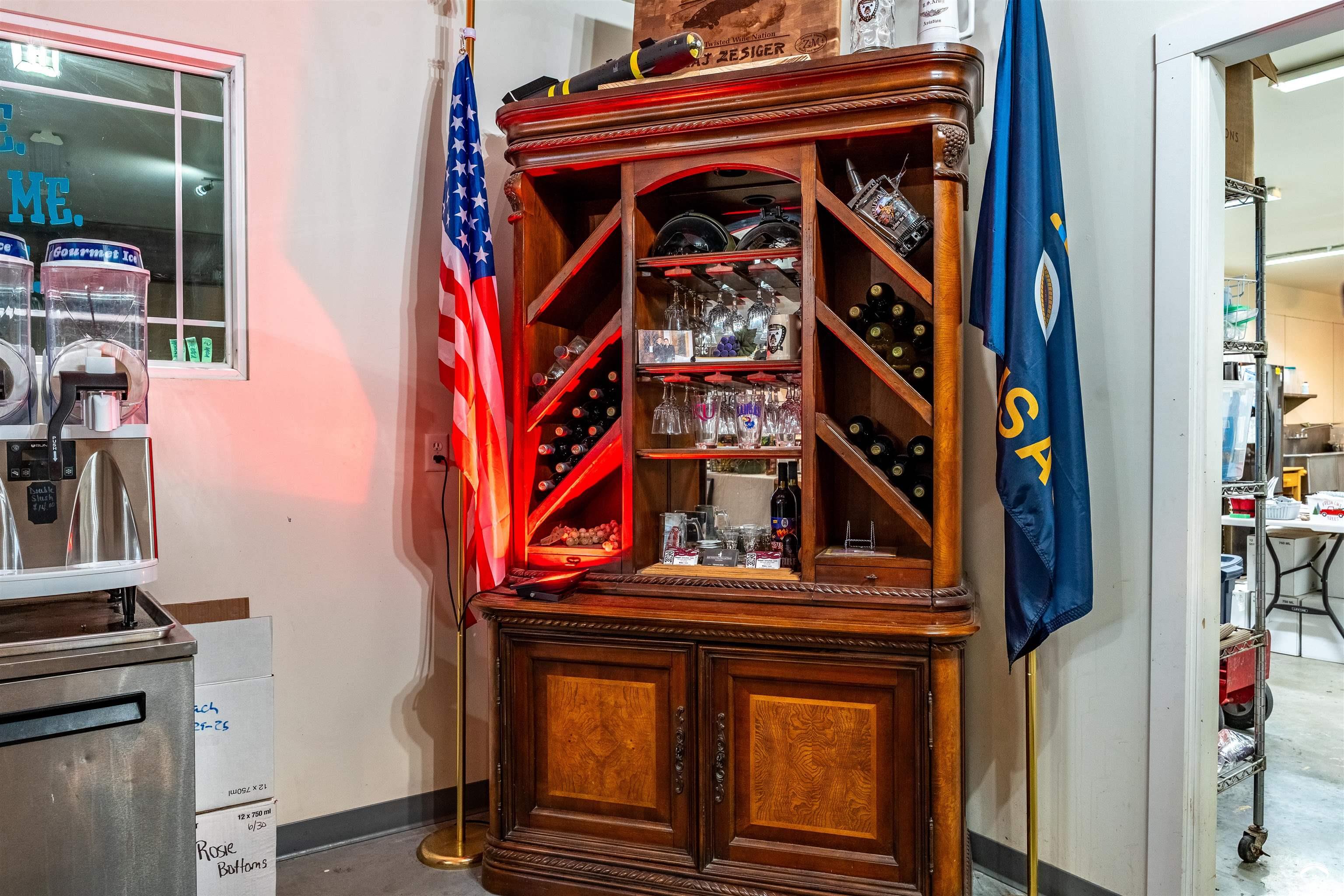 24305 Loring Road Lawrence, KS 66044 - Photo 33 of 96