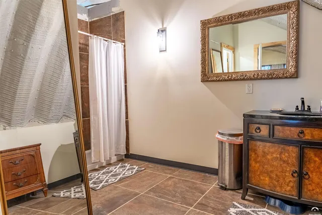 $2,800,000 | 24305 Loring Road, Lawrence, KS 66044