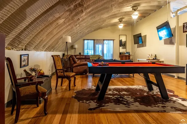 $2,800,000 | 24305 Loring Road, Lawrence, KS 66044