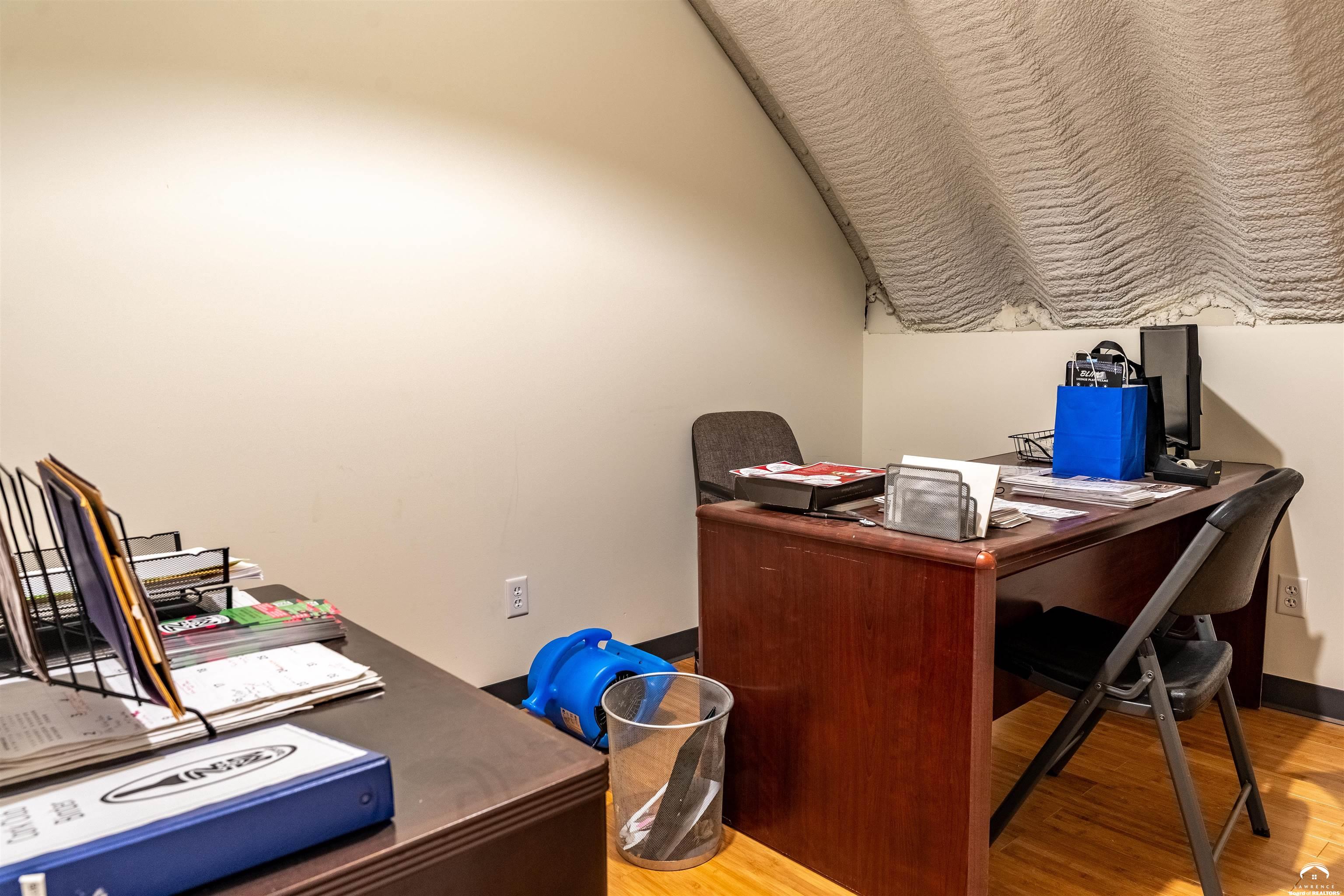 24305 Loring Road Lawrence, KS 66044 - Photo 63 of 96