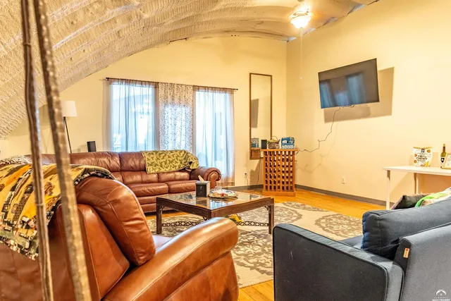 $2,800,000 | 24305 Loring Road, Lawrence, KS 66044