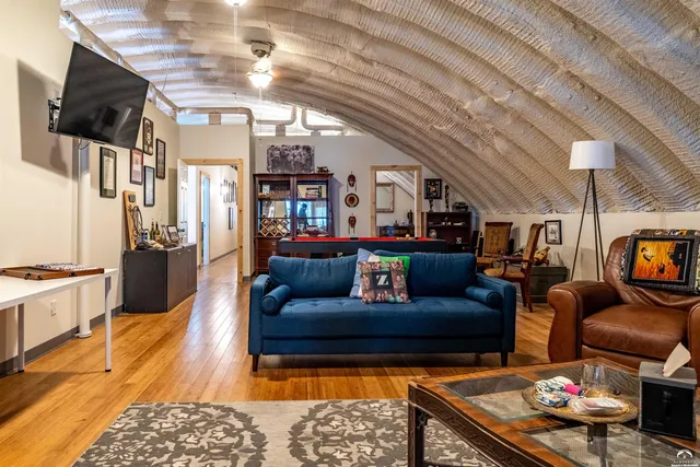 $2,800,000 | 24305 Loring Road, Lawrence, KS 66044